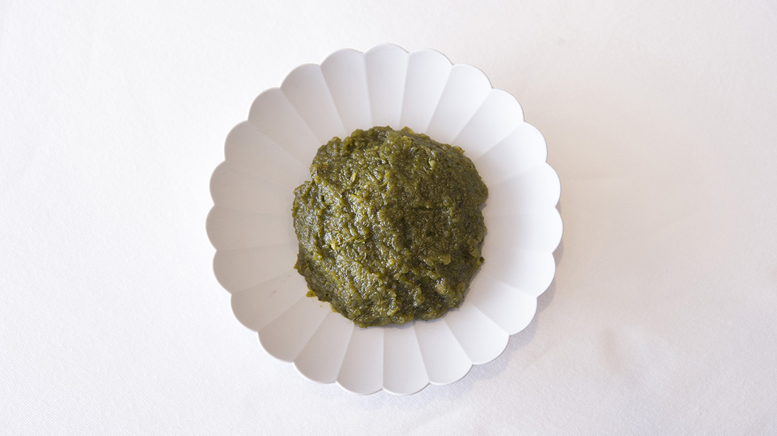 「グリーンスパイスペースト」で作る、鶏肉ときのこのカレー